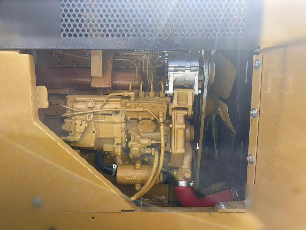 Chargeuse sur pneus CATERPILLAR 910