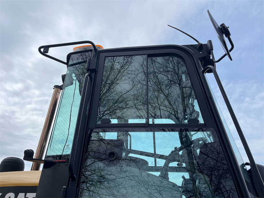 Chargeuse sur pneus CATERPILLAR 910K