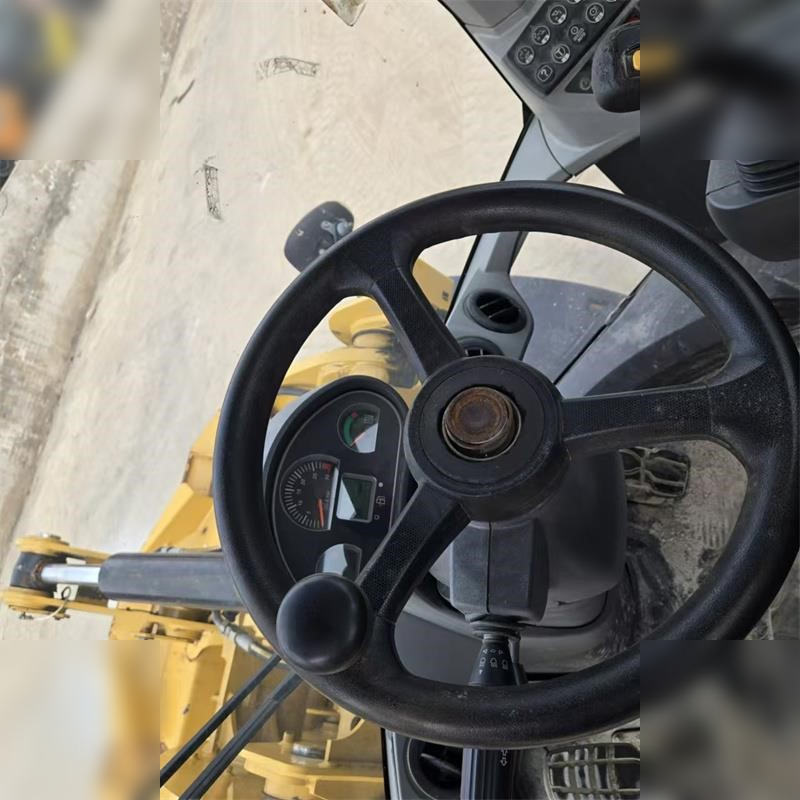 Chargeuse sur pneus CATERPILLAR 924K