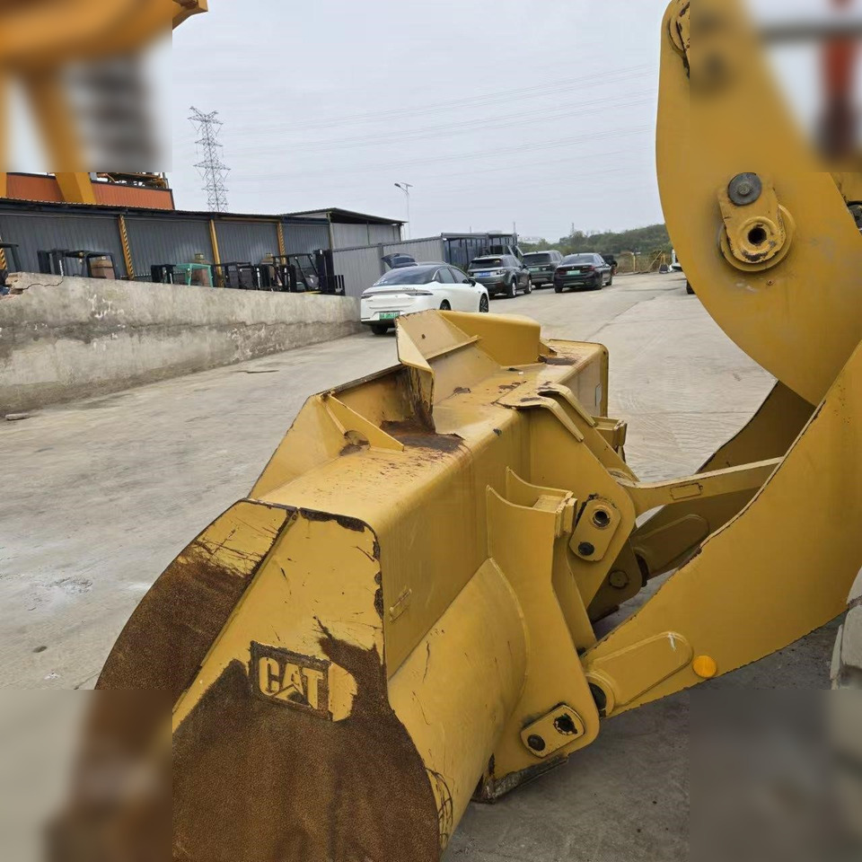 Chargeuse sur pneus CATERPILLAR 924K