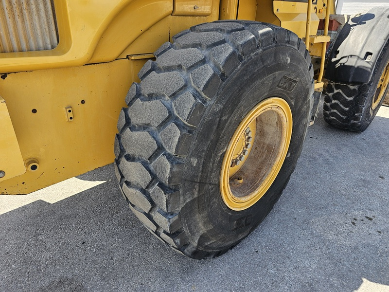 Chargeuse sur pneus CATERPILLAR 930G