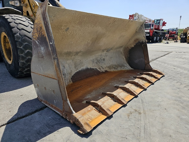Chargeuse sur pneus CATERPILLAR 930G