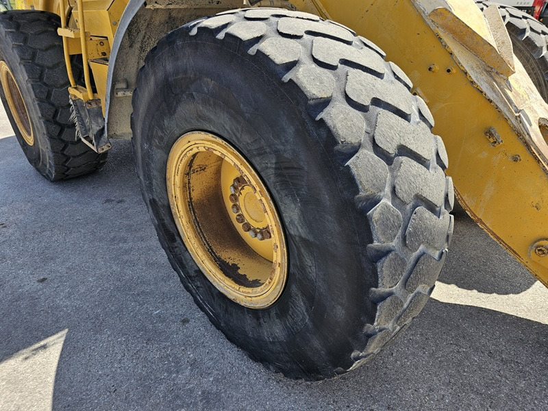 Chargeuse sur pneus CATERPILLAR 930G
