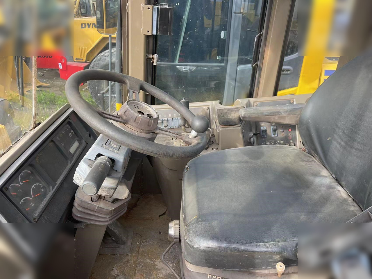 Chargeuse sur pneus CATERPILLAR 938F