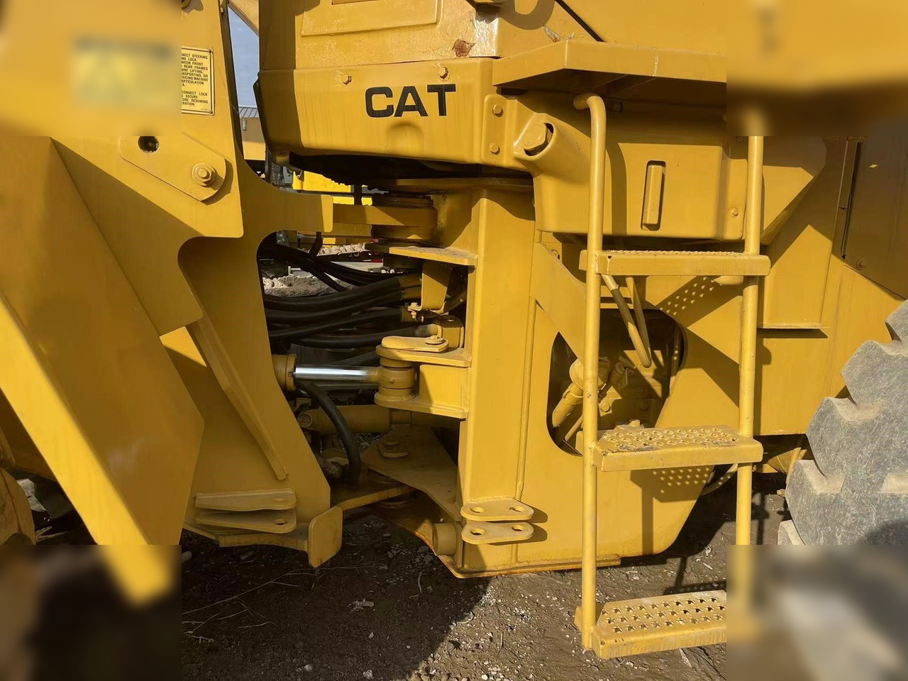 Chargeuse sur pneus CATERPILLAR 938F