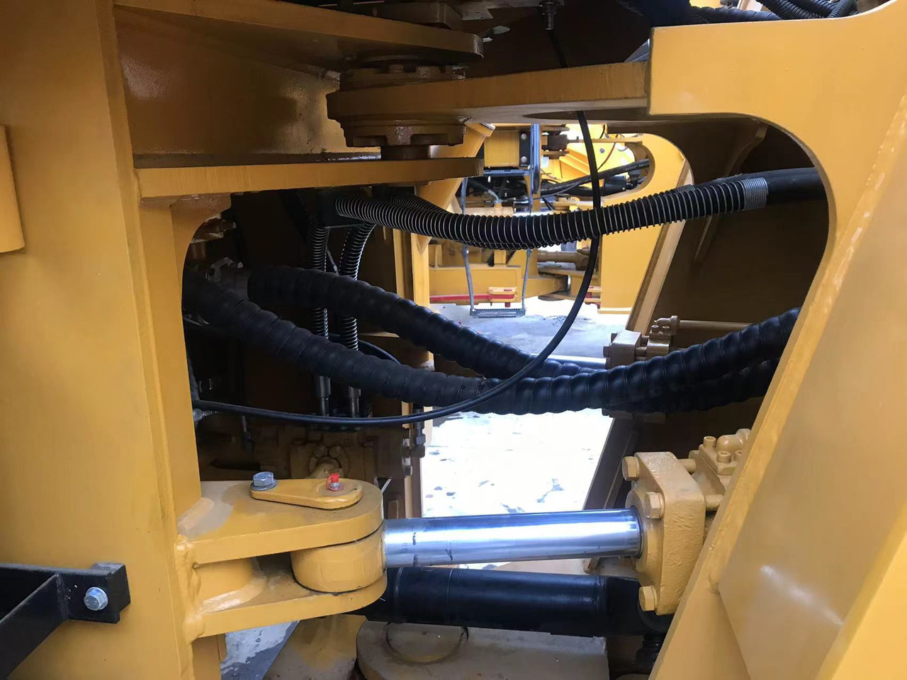 Chargeuse sur pneus CATERPILLAR 938G