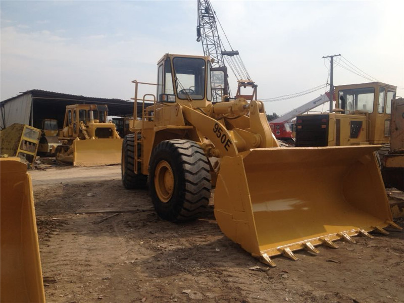 Chargeuse sur pneus CATERPILLAR 950E