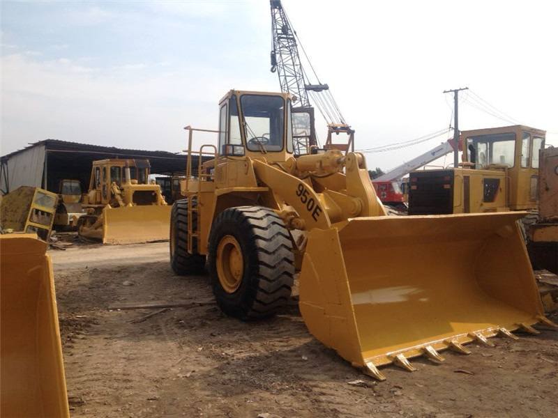 Chargeuse sur pneus CATERPILLAR 950E