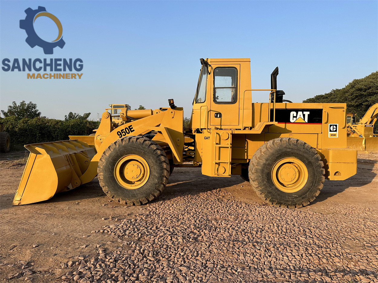 Chargeuse sur pneus CATERPILLAR 950E