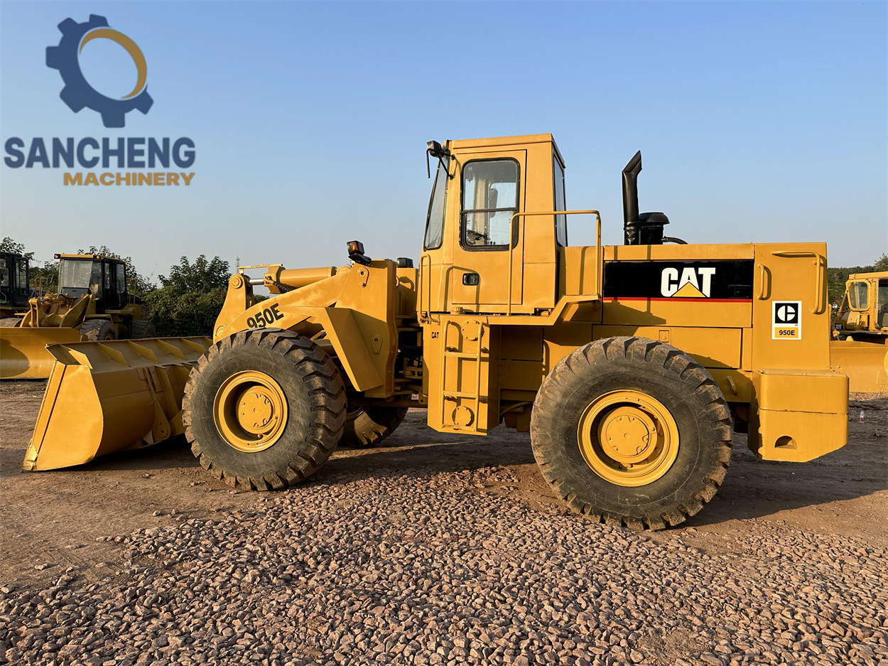 Chargeuse sur pneus CATERPILLAR 950E