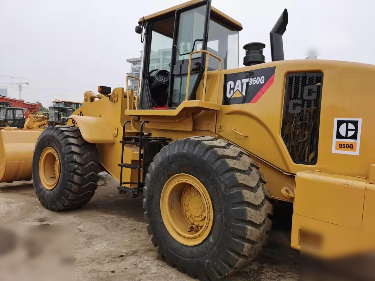 Chargeuse sur pneus CATERPILLAR 950G