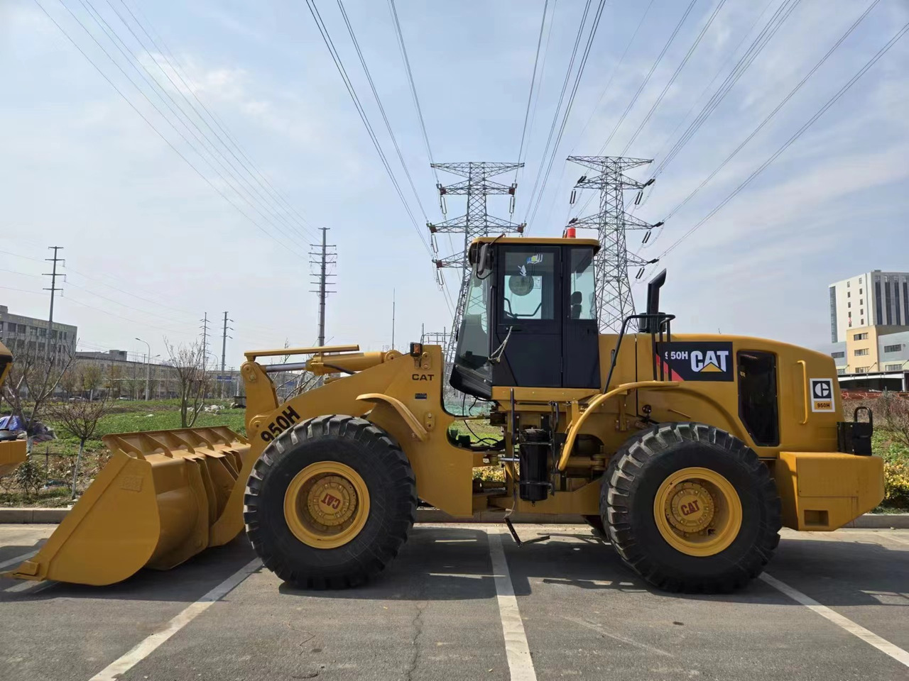 Chargeuse sur pneus CATERPILLAR 950H