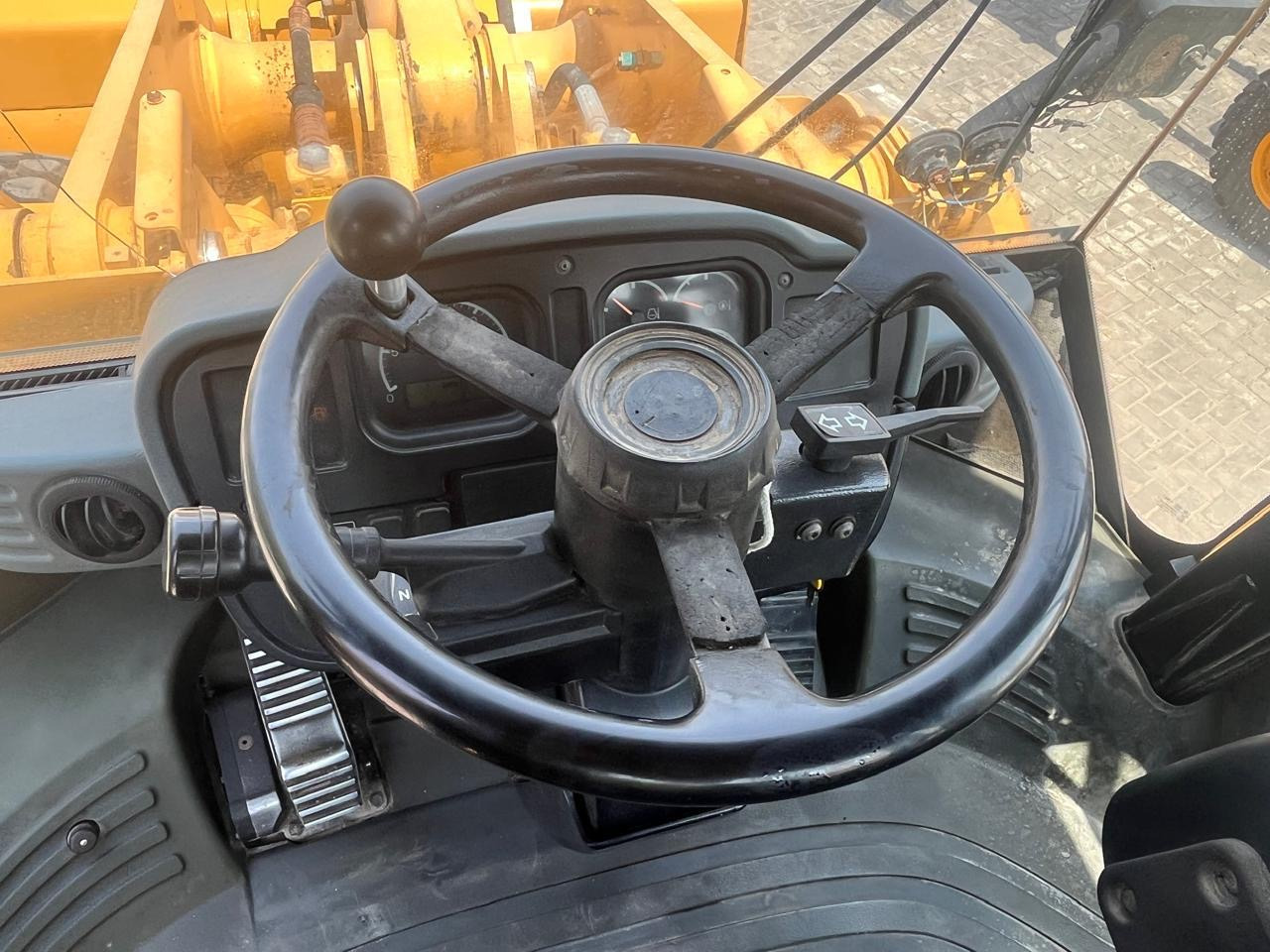 Chargeuse sur pneus CATERPILLAR 950H