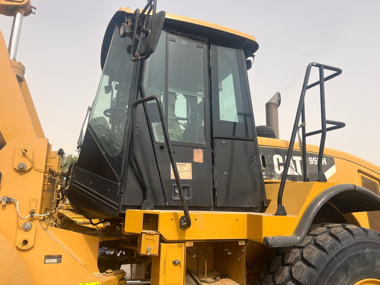 Chargeuse sur pneus CATERPILLAR 950H