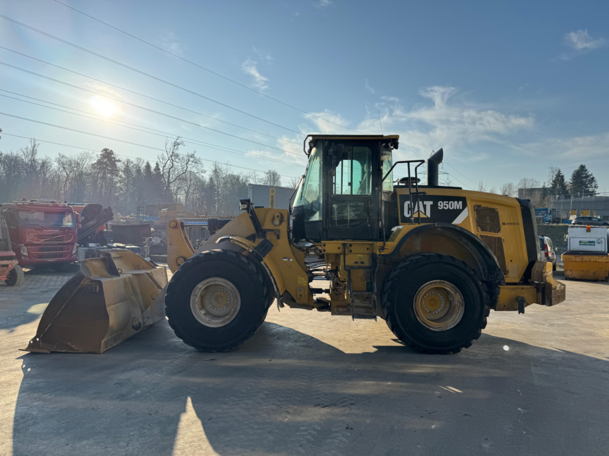 Chargeuse sur pneus CATERPILLAR 950M