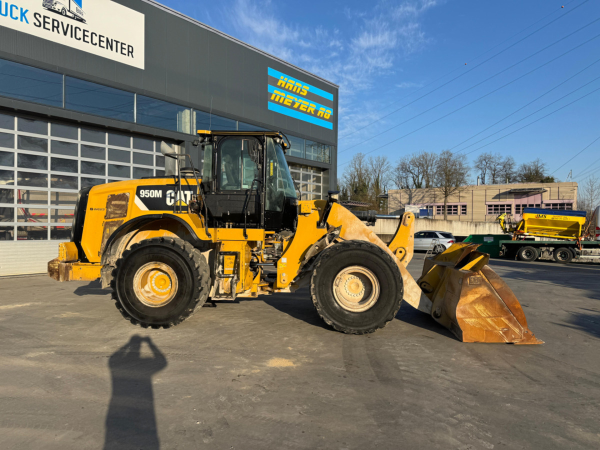 Chargeuse sur pneus CATERPILLAR 950M