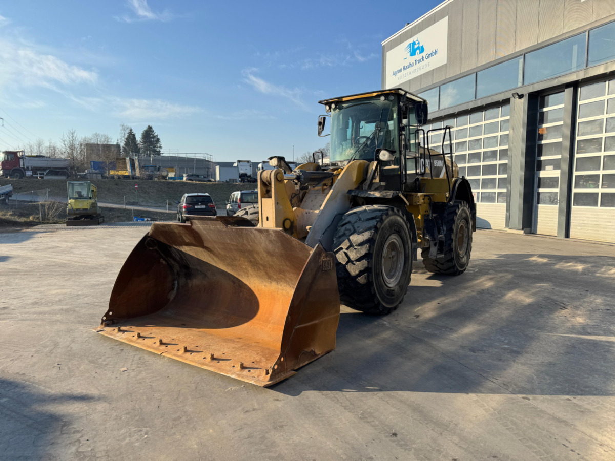 Chargeuse sur pneus CATERPILLAR 950M