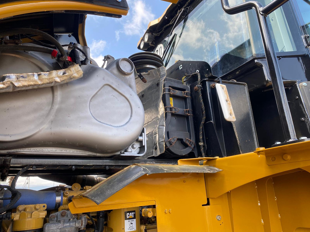 Chargeuse sur pneus CATERPILLAR 950 M