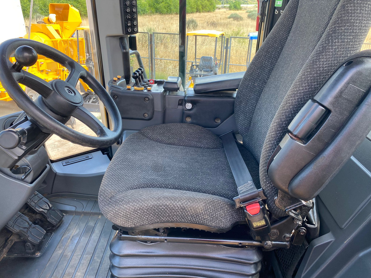 Chargeuse sur pneus CATERPILLAR 950 M