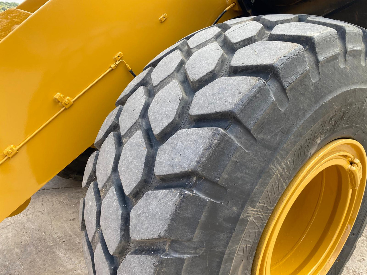 Chargeuse sur pneus CATERPILLAR 950 M