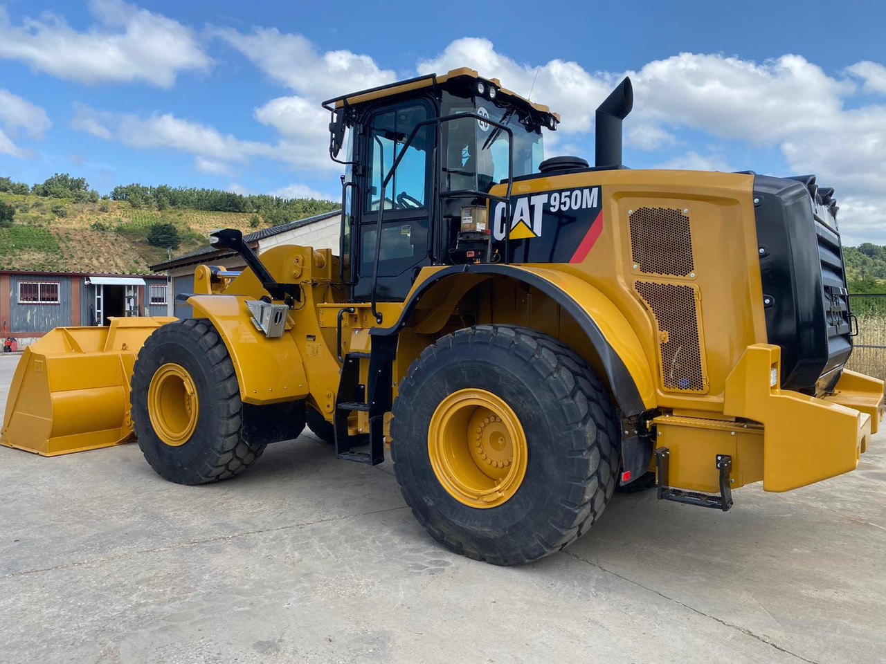 Chargeuse sur pneus CATERPILLAR 950 M