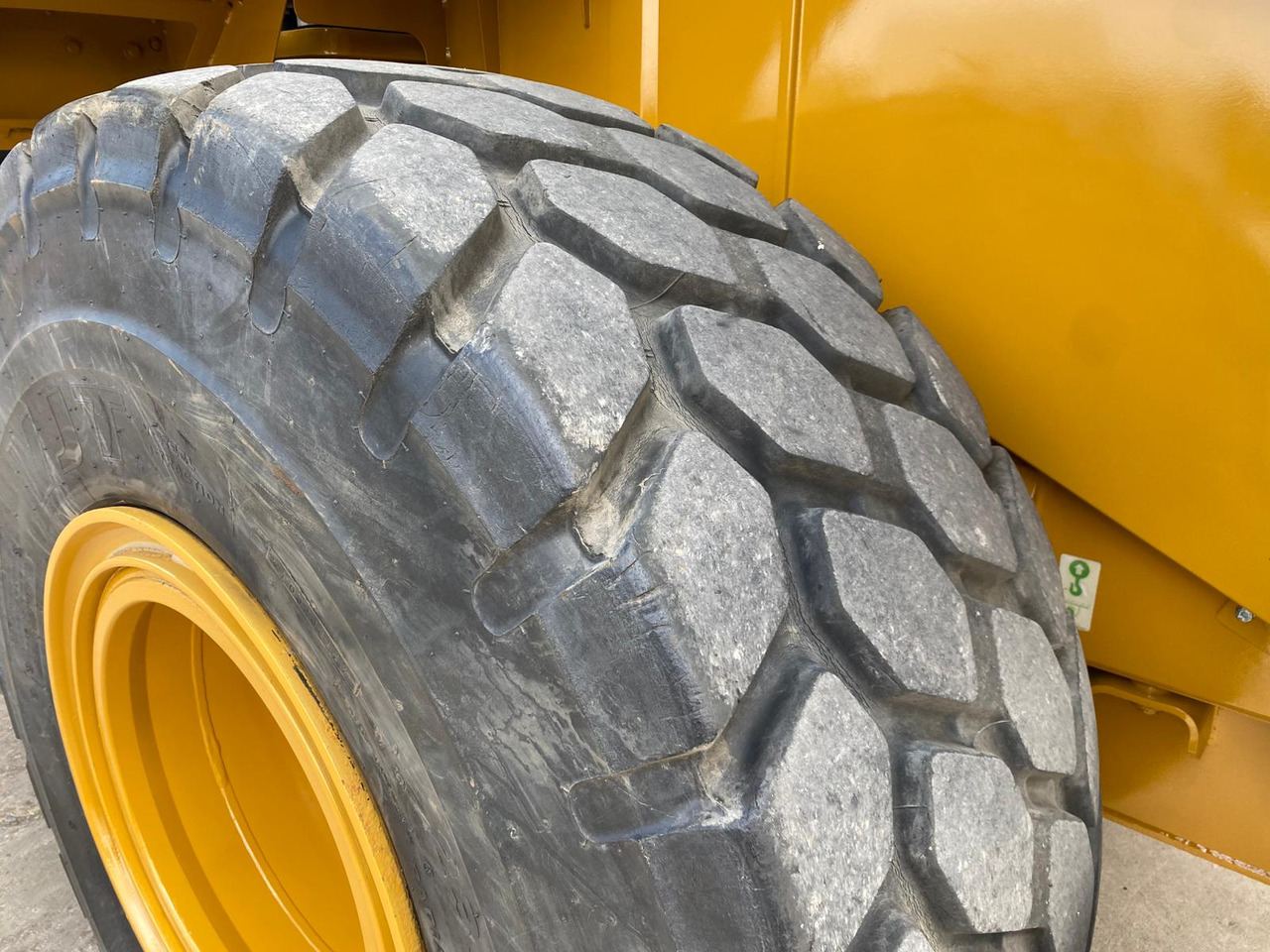 Chargeuse sur pneus CATERPILLAR 950 M