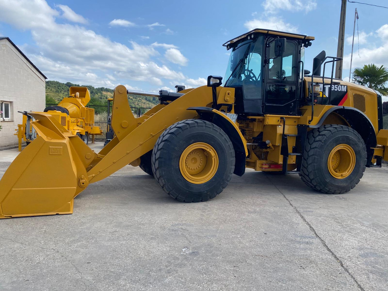 Chargeuse sur pneus CATERPILLAR 950 M