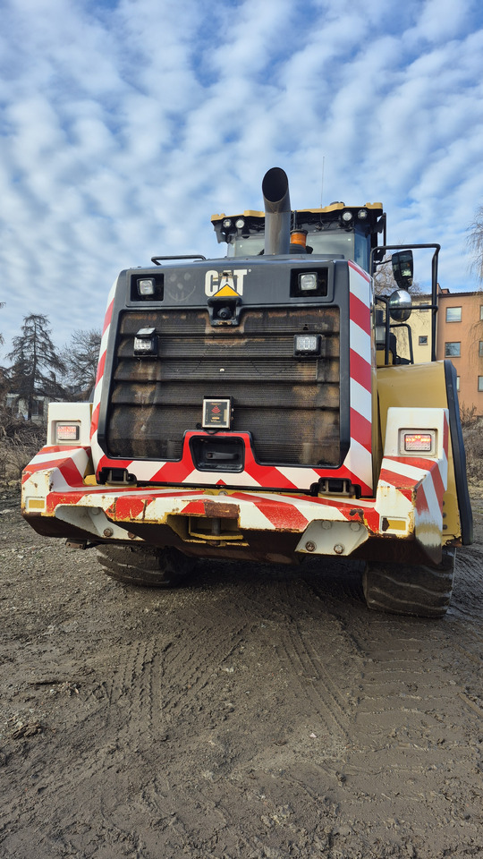 Chargeuse sur pneus CATERPILLAR 962M
