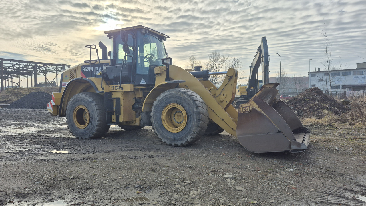 Chargeuse sur pneus CATERPILLAR 962M