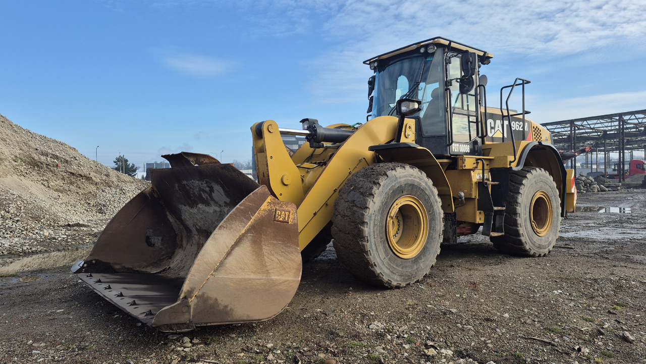 Chargeuse sur pneus CATERPILLAR 962M