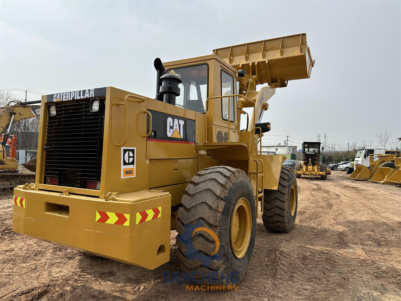Chargeuse sur pneus CATERPILLAR 966C