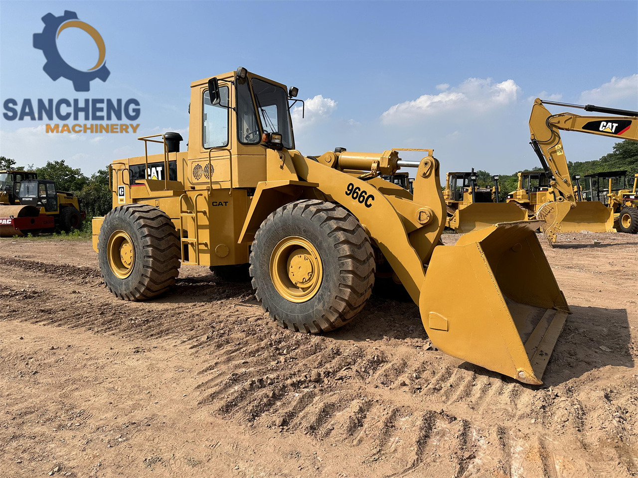 Chargeuse sur pneus CATERPILLAR 966C