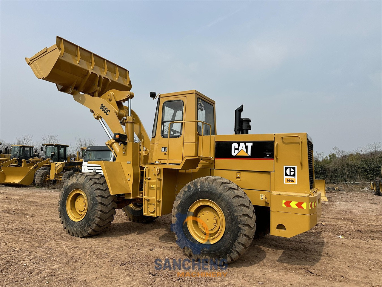 Chargeuse sur pneus CATERPILLAR 966C