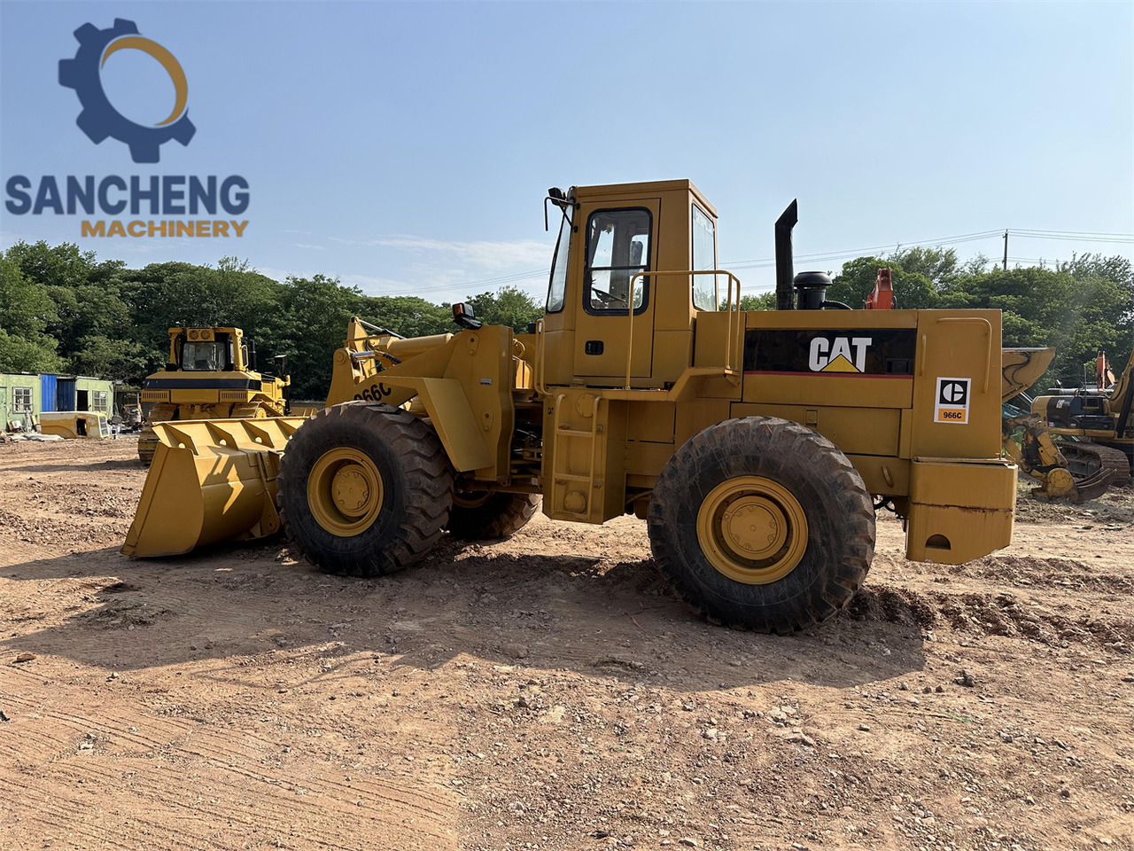 Chargeuse sur pneus CATERPILLAR 966C