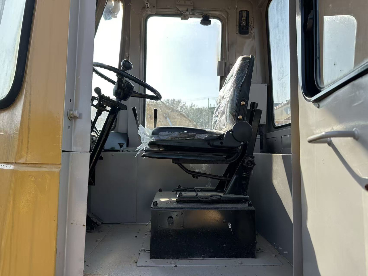 Chargeuse sur pneus CATERPILLAR 966D