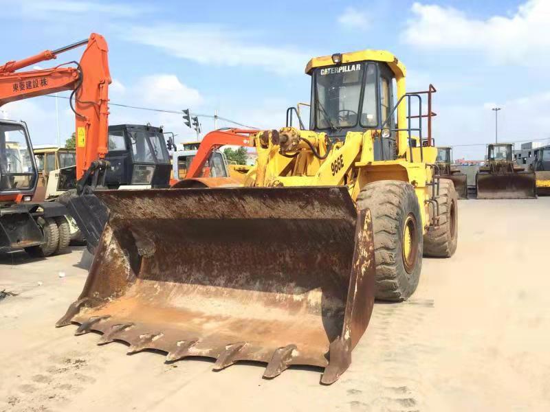 Chargeuse sur pneus CATERPILLAR 966E