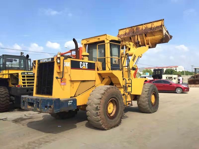 Chargeuse sur pneus CATERPILLAR 966E