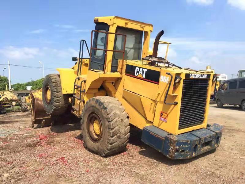 Chargeuse sur pneus CATERPILLAR 966E
