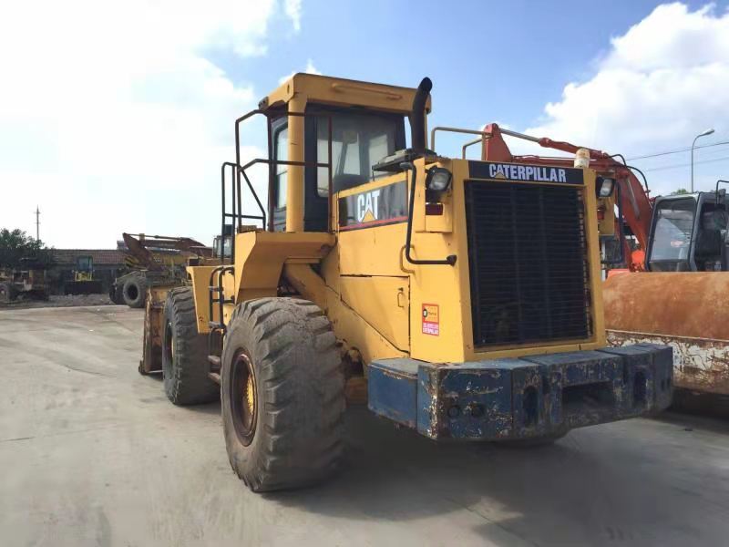 Chargeuse sur pneus CATERPILLAR 966E