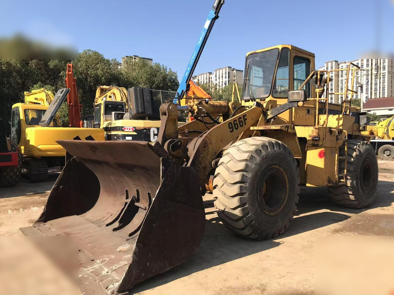 Chargeuse sur pneus CATERPILLAR 966F I