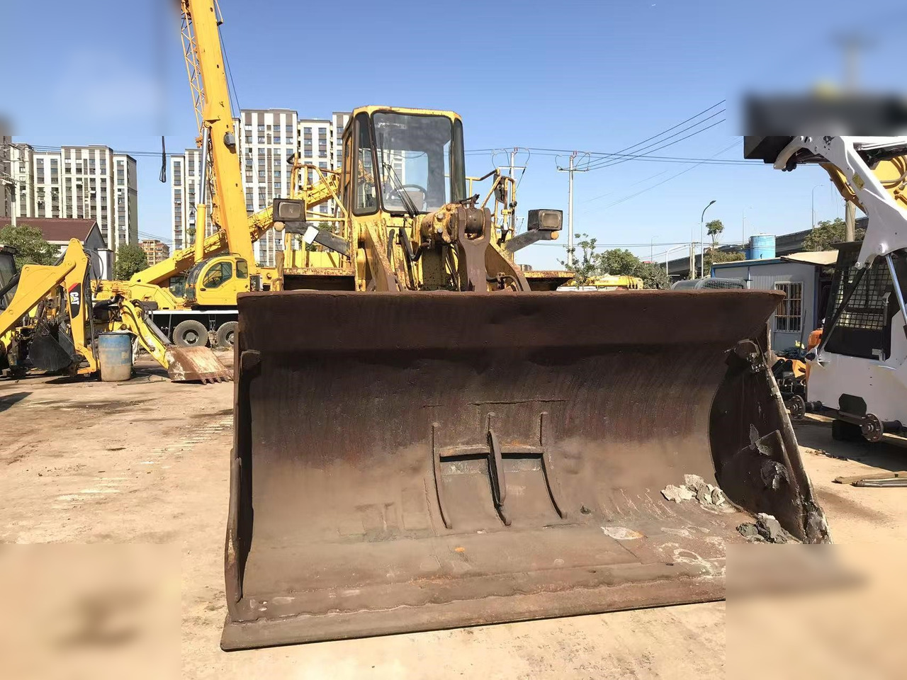 Chargeuse sur pneus CATERPILLAR 966F I