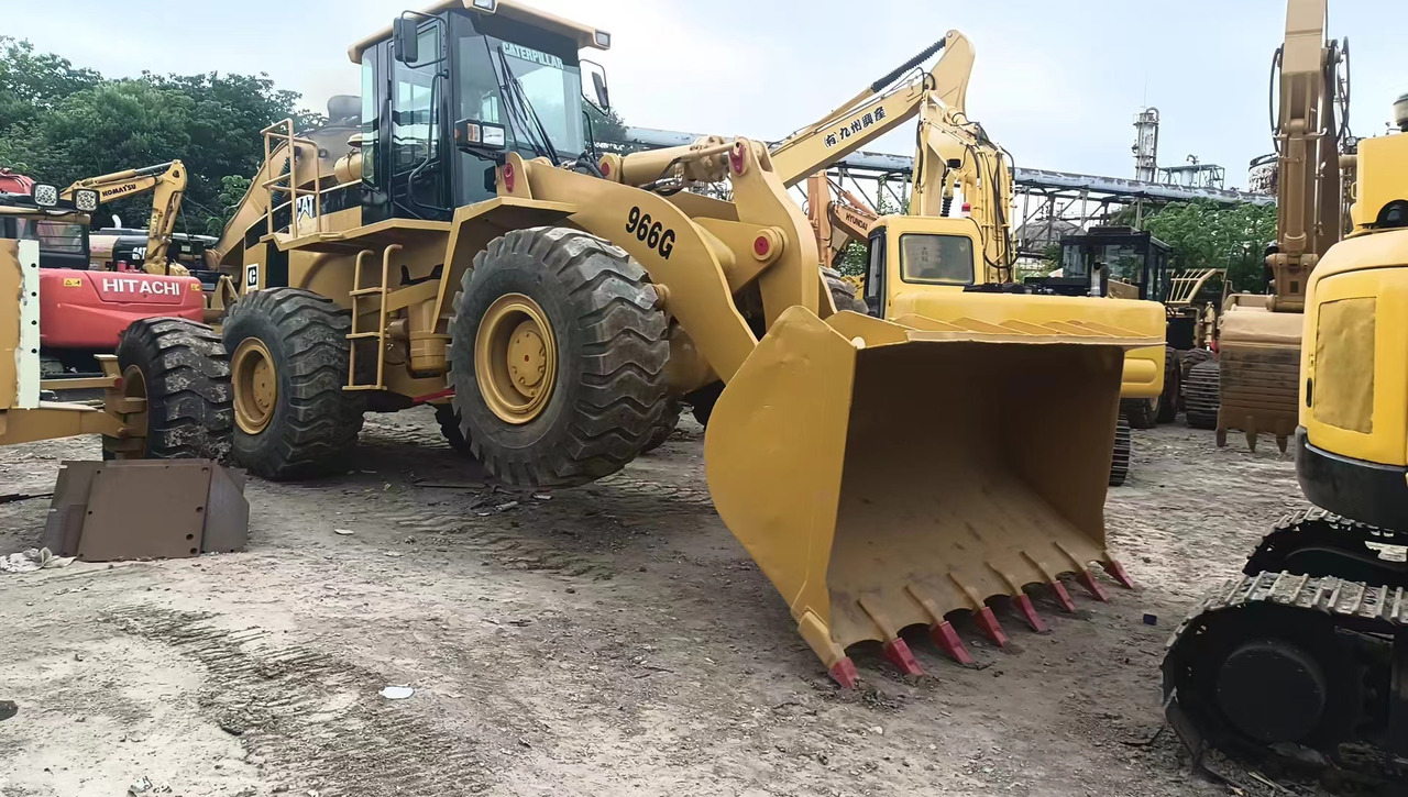 Chargeuse sur pneus CATERPILLAR 966G