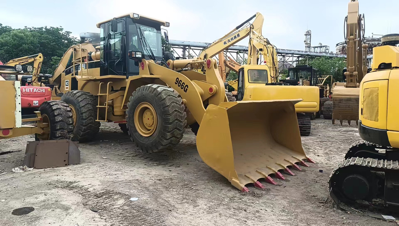 Chargeuse sur pneus CATERPILLAR 966G