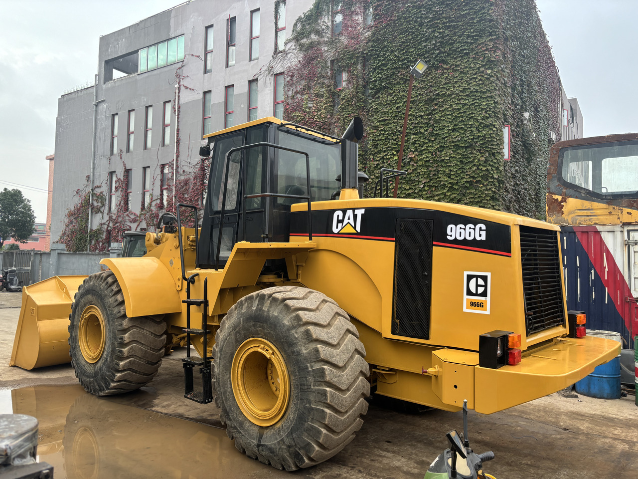 Chargeuse sur pneus CATERPILLAR 966G