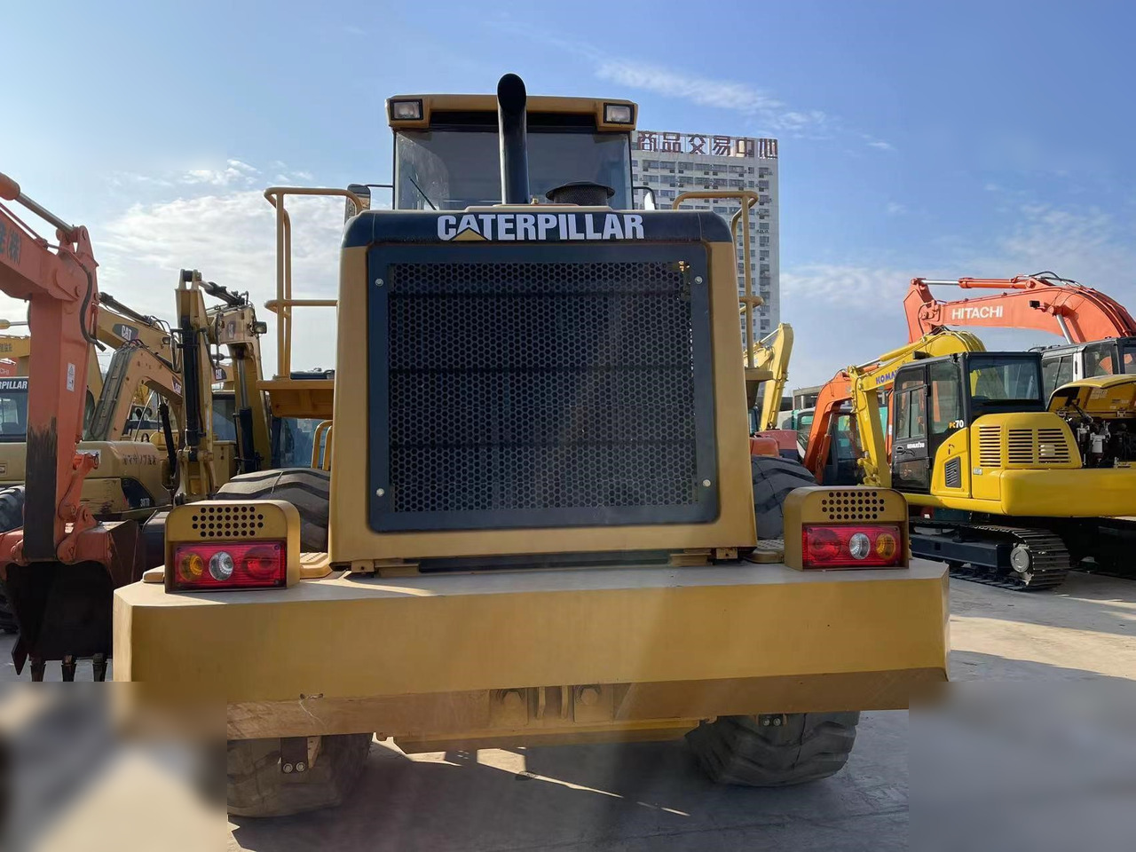 Chargeuse sur pneus CATERPILLAR 966G
