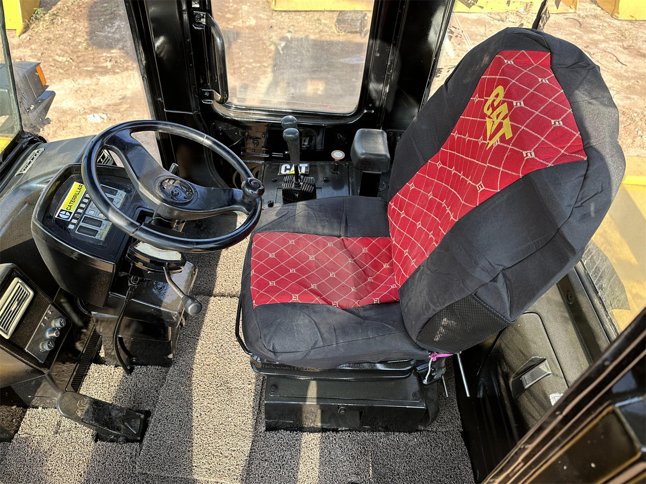 Chargeuse sur pneus CATERPILLAR 966G