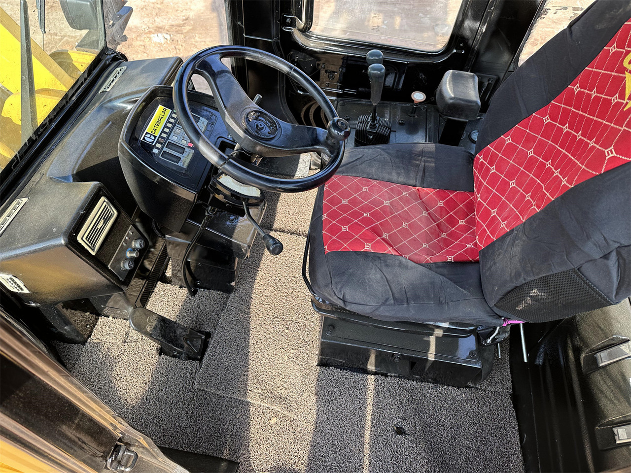 Chargeuse sur pneus CATERPILLAR 966G