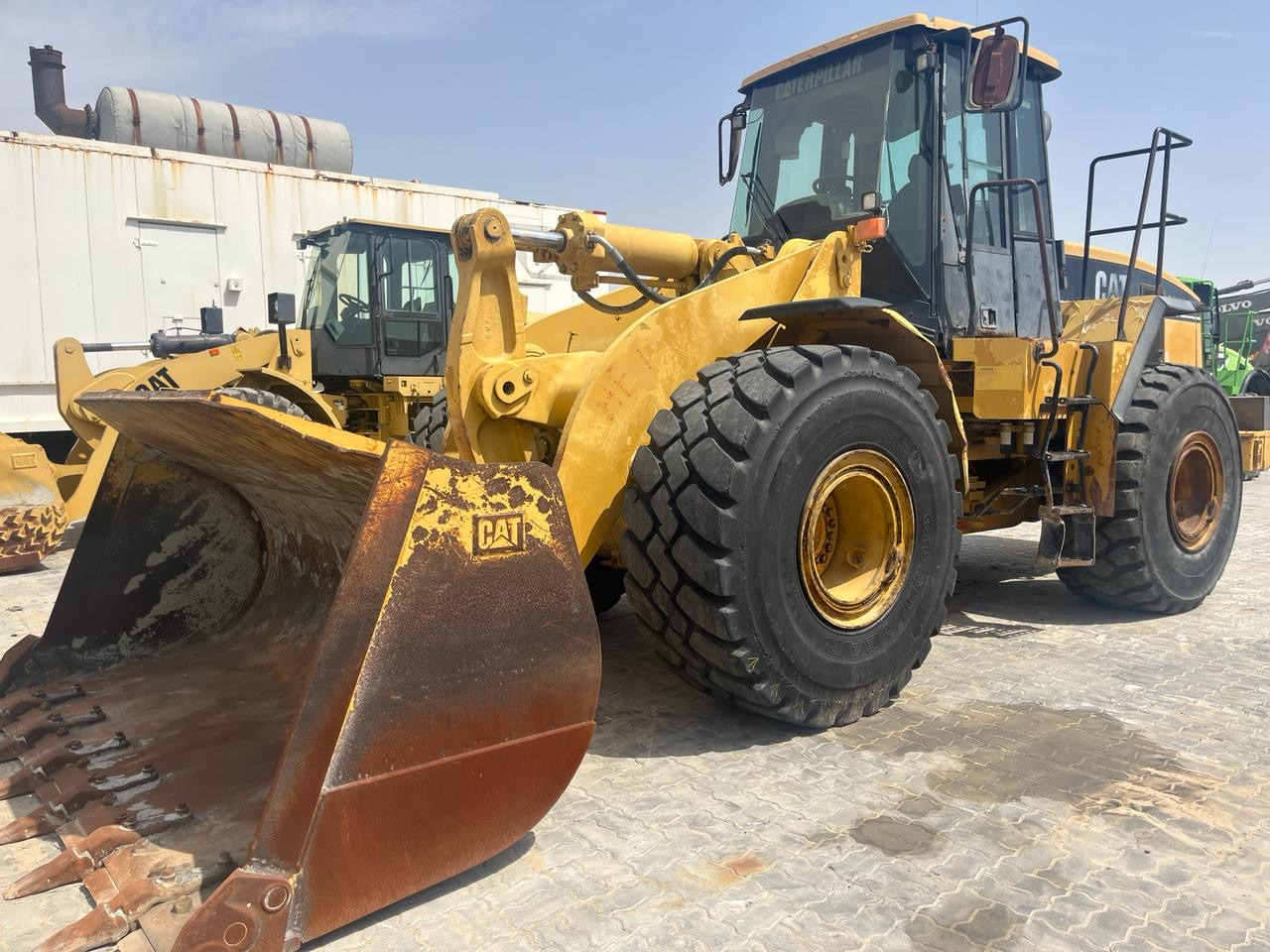 Chargeuse sur pneus CATERPILLAR 966GII