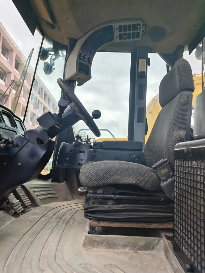 Chargeuse sur pneus CATERPILLAR 966H