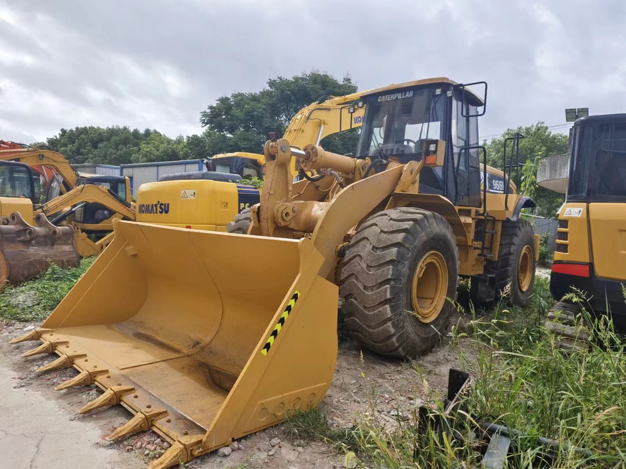 Chargeuse sur pneus CATERPILLAR 966H